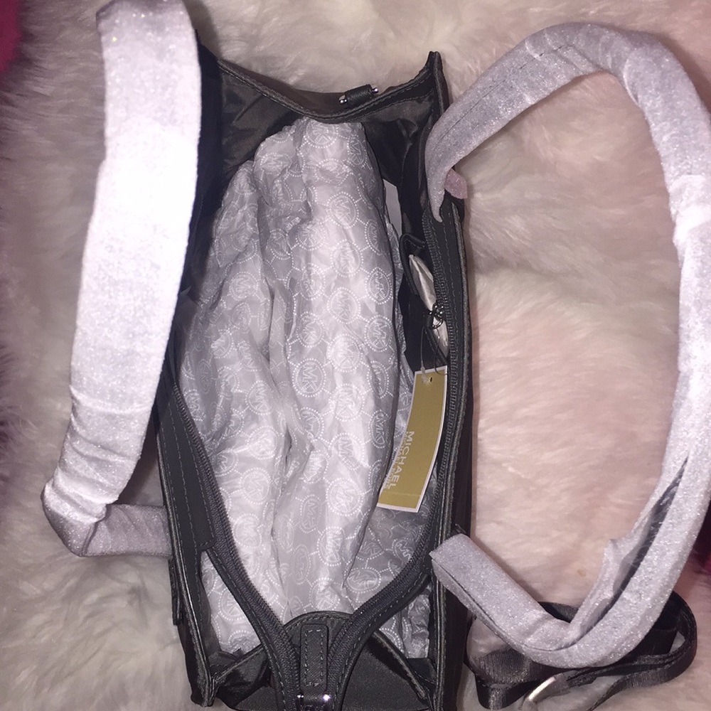 💞👜Michael Kors Large Janie tote handbag👜💞 - Picture 6 of 8